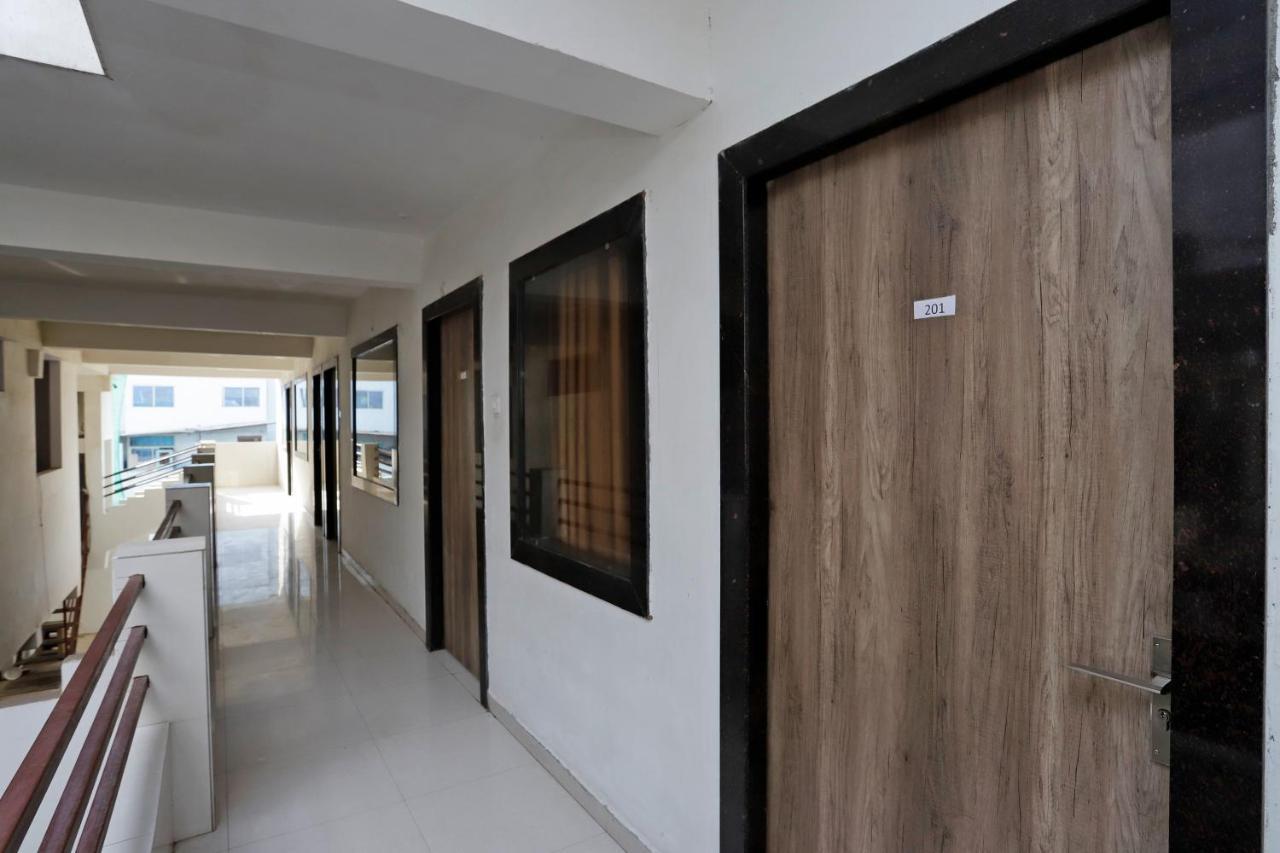 Spot On 39940 Shree Shine Hotel Satna Buitenkant foto