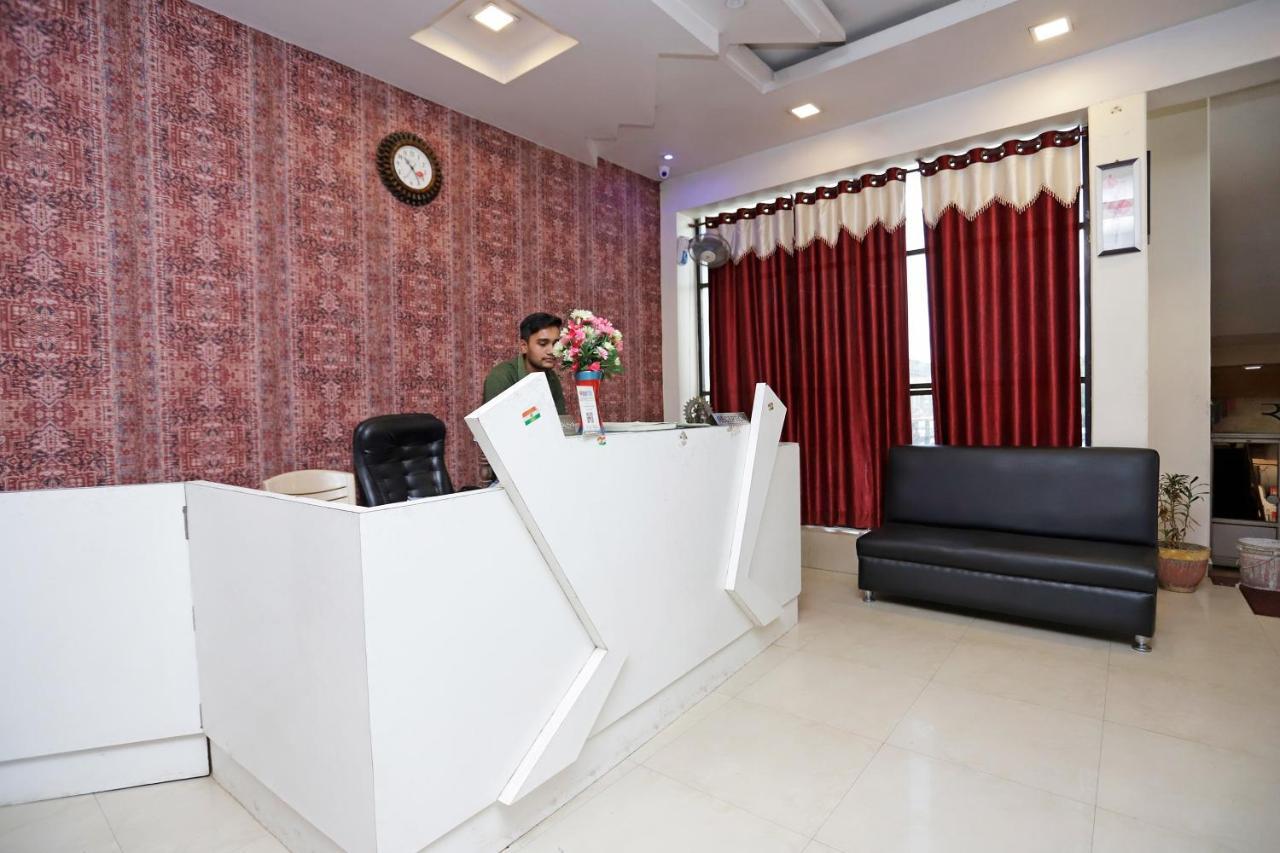 Spot On 39940 Shree Shine Hotel Satna Buitenkant foto