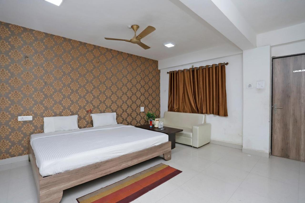 Spot On 39940 Shree Shine Hotel Satna Buitenkant foto