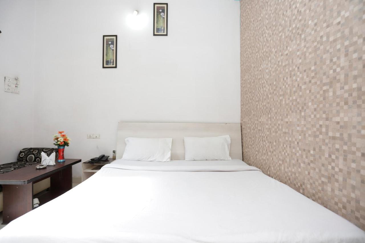 Spot On 39940 Shree Shine Hotel Satna Buitenkant foto