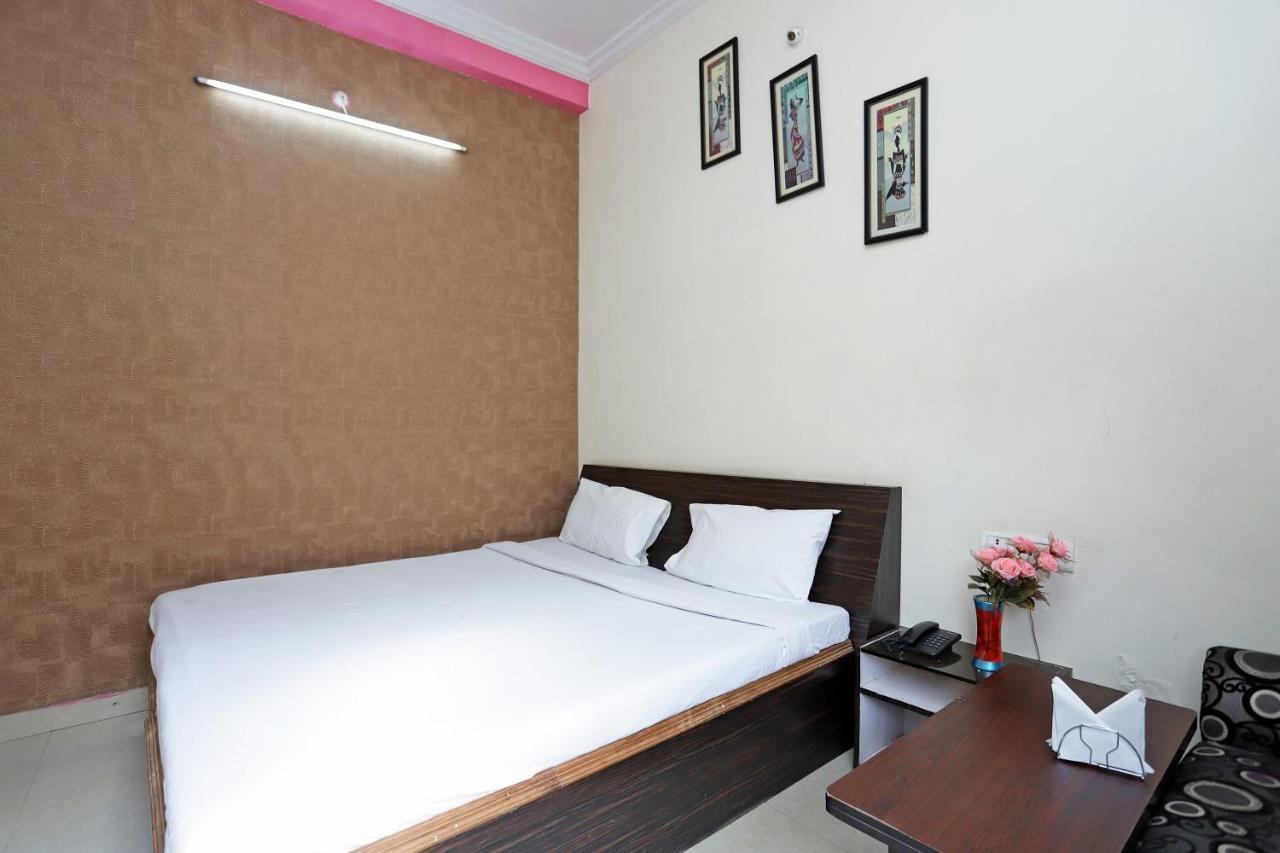 Spot On 39940 Shree Shine Hotel Satna Buitenkant foto